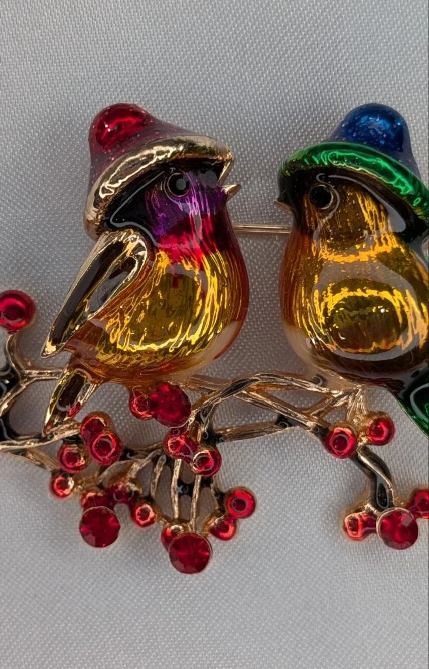 Enamel Lovebirds Branch Brooch Pin Red Rhinestone Berries Gold Tone Birds